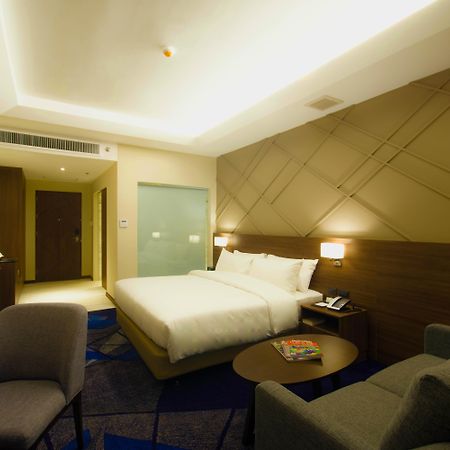 Luxent Hotel Quezon City Exteriör bild