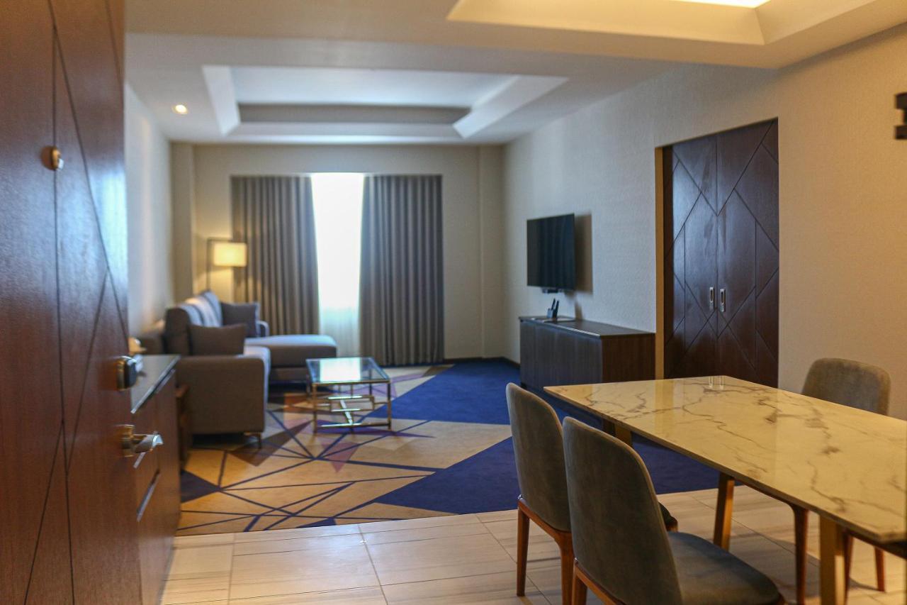 Luxent Hotel Quezon City Exteriör bild