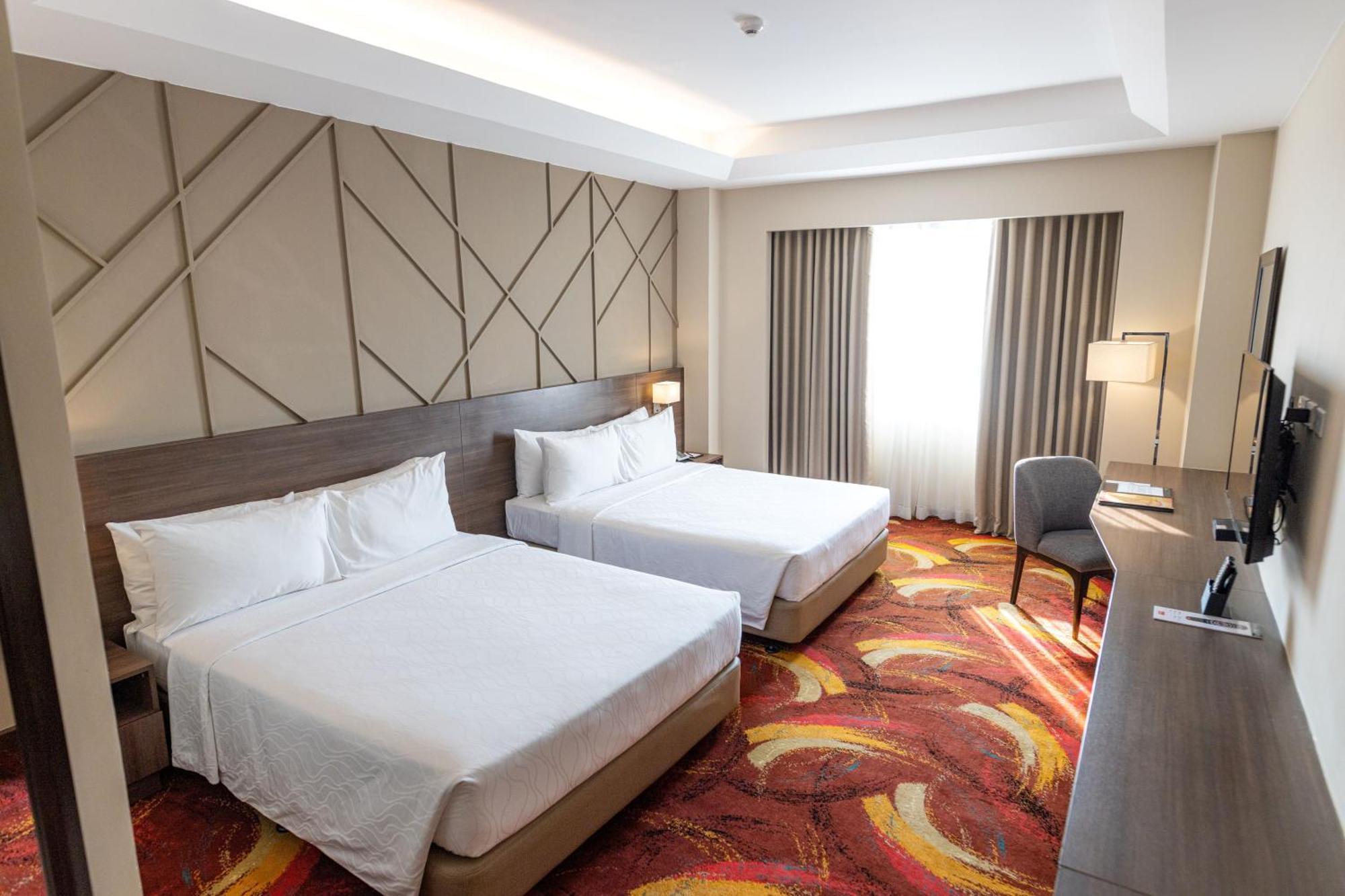 Luxent Hotel Quezon City Exteriör bild