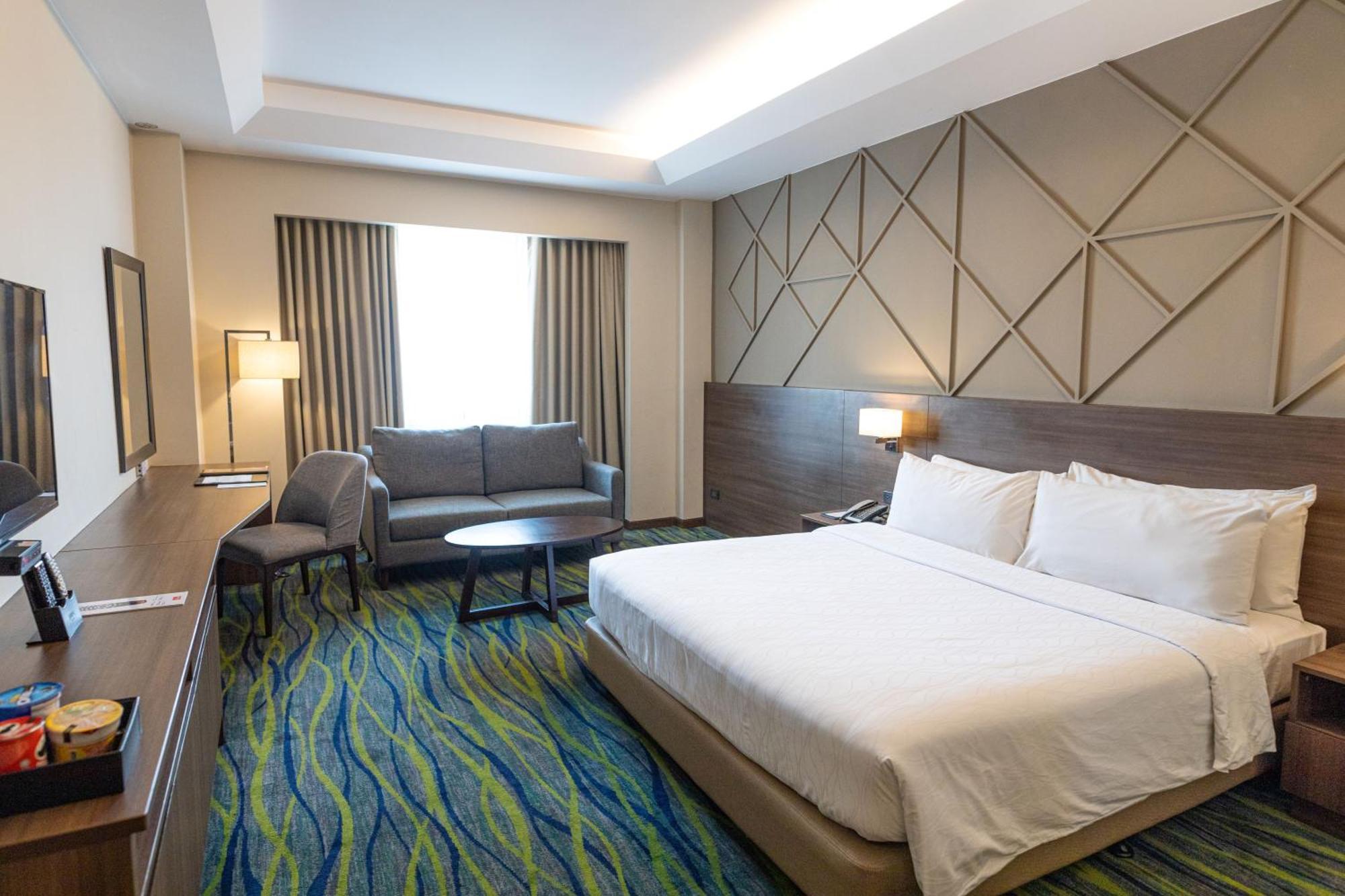 Luxent Hotel Quezon City Exteriör bild