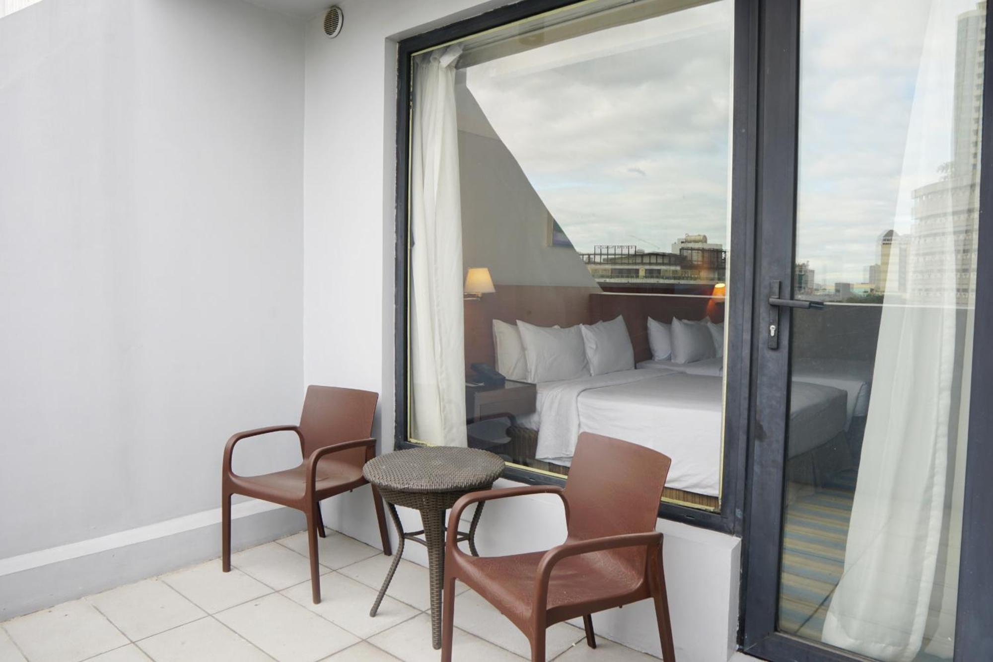 Luxent Hotel Quezon City Exteriör bild