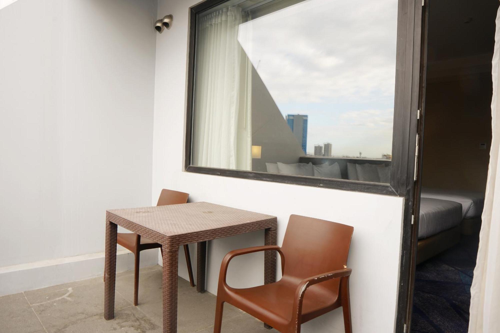 Luxent Hotel Quezon City Exteriör bild