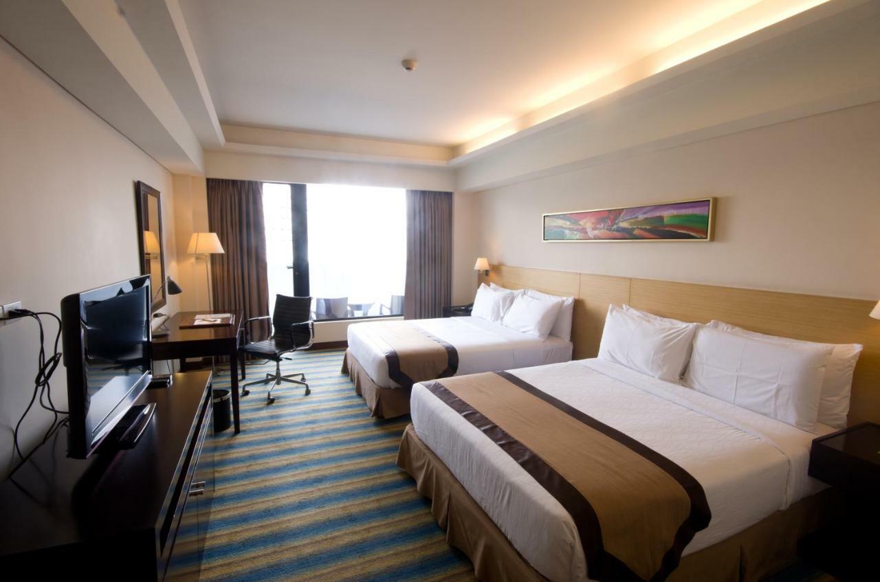 Luxent Hotel Quezon City Exteriör bild