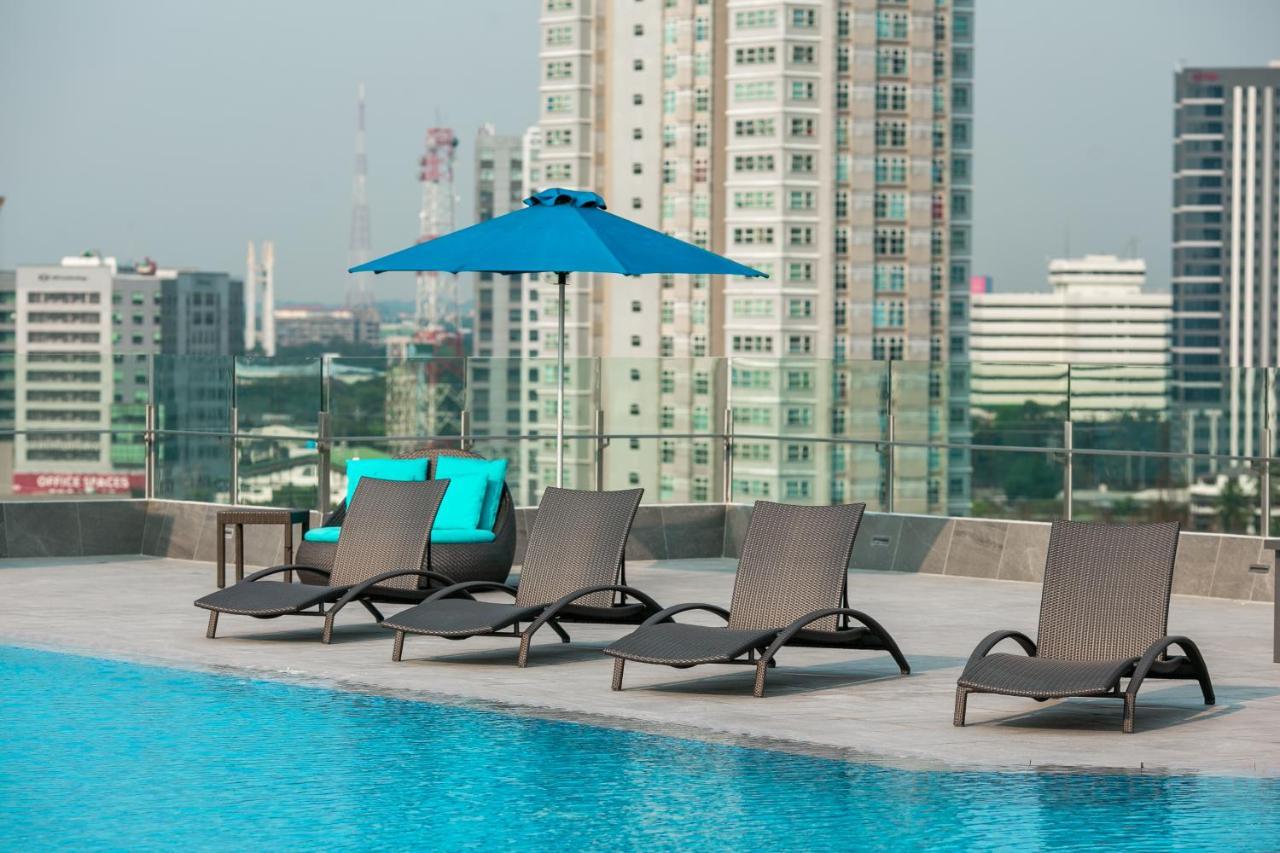 Luxent Hotel Quezon City Exteriör bild