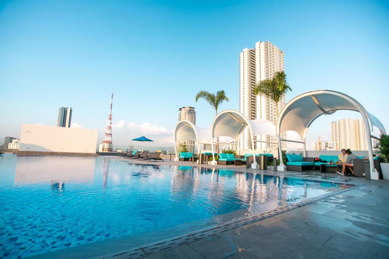 Luxent Hotel Quezon City Exteriör bild